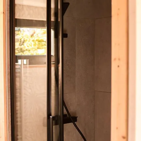 Le Coquillage, La Clef Des Paons