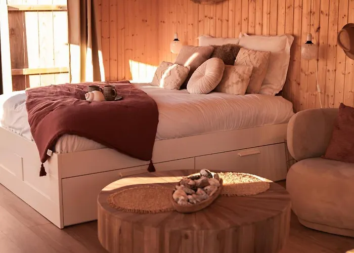 Le Coquillage, La Clef Des Paons *