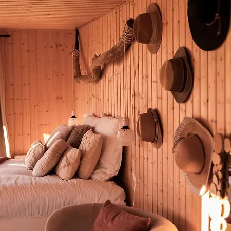 Le Coquillage, La Clef Des Paons *