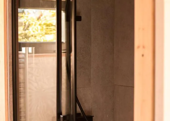 Le Coquillage, La Clef Des Paons